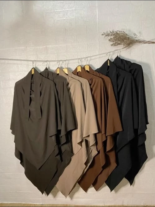 Ria Hijabs colour rail in neutral shades
